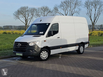 Furgon dostawczy Mercedes