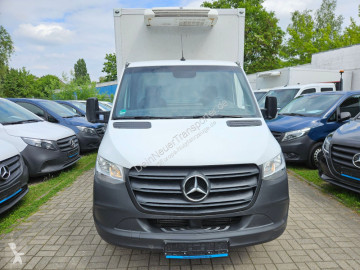 Užitkový vůz s chladničkou Mercedes