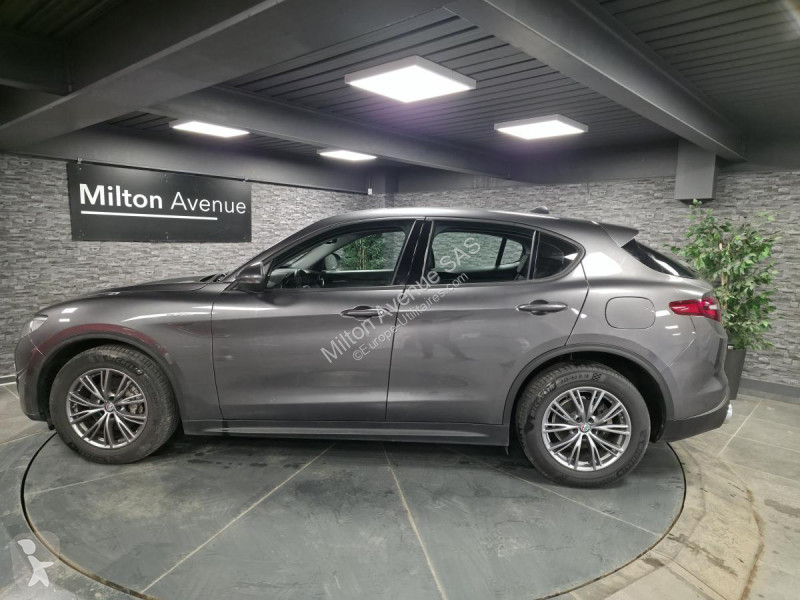 Samochód dostawczy Alfa-Roméo STELVIO 2.2 D -...