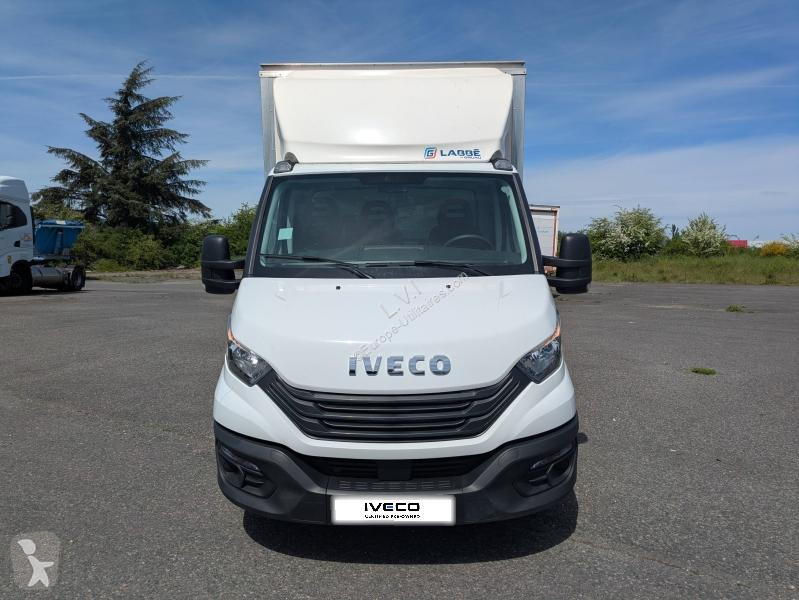 Véhicule utilitaire Iveco CCb 35C16H...