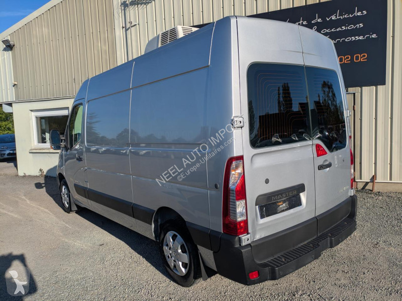 Véhicule utilitaire Renault MASTER III L2H2 2.3...