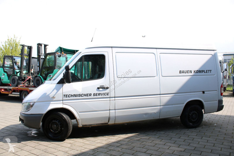 Samochód dostawczy Mercedes 211 CDI...