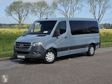 عربة نفعية مقفلة Mercedes