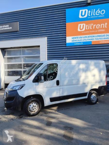 Fourgon moyen Peugeot