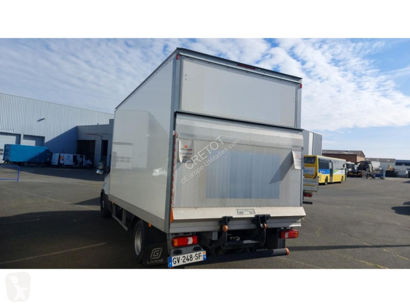 Véhicule utilitaire Iveco DAILY 35C16 3L Caisse...