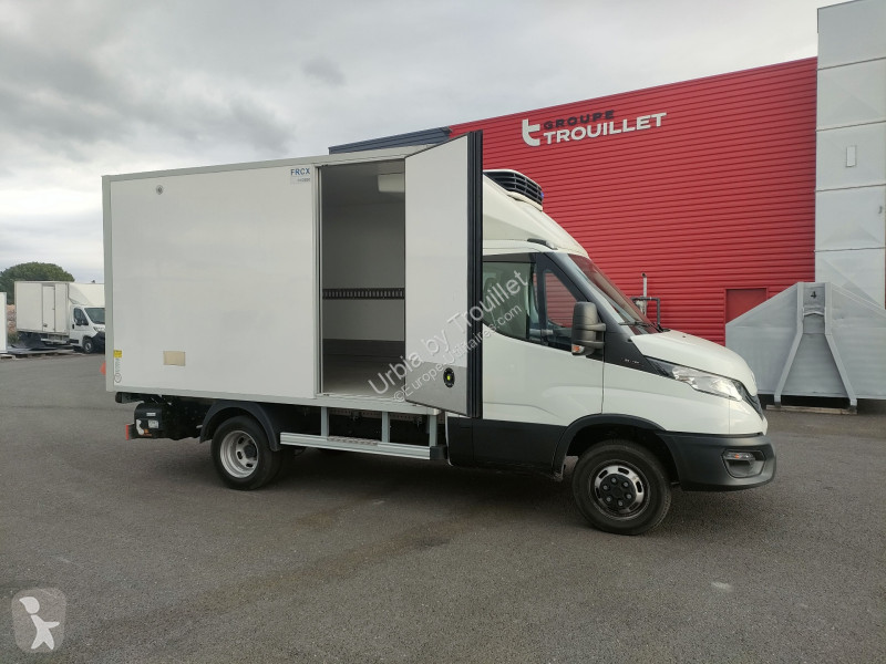 Véhicule utilitaire Iveco FRIGO 12M3 160 CV...