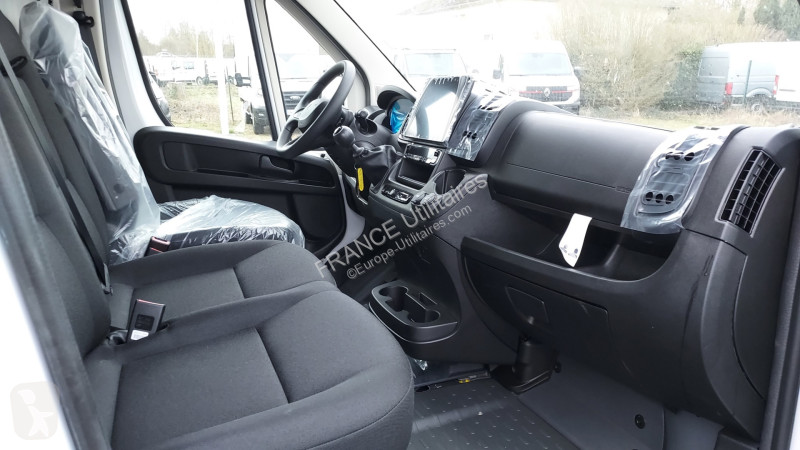Véhicule utilitaire Peugeot BOXER FG GRIS FER...