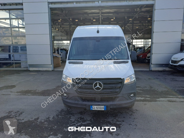 Véhicule utilitaire Mercedes MERCEDES -BENZ...