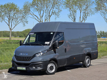 Caja cerrada Iveco