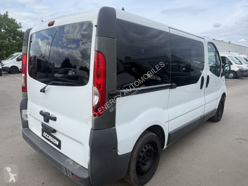 Véhicule utilitaire Renault TRAFIC II PASSENGER...
