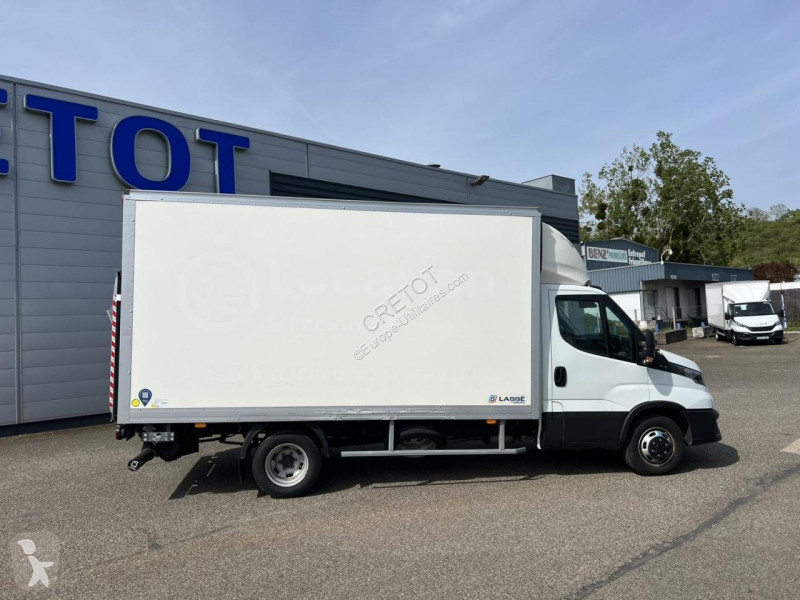 Samochód dostawczy Iveco DAILY 35C16 3L Caisse...