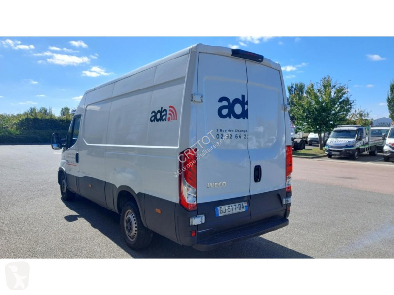 Véhicule utilitaire Iveco DAILY 35 S 14 V 12 A8 E6