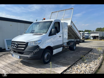 Utilitaire benne Mercedes