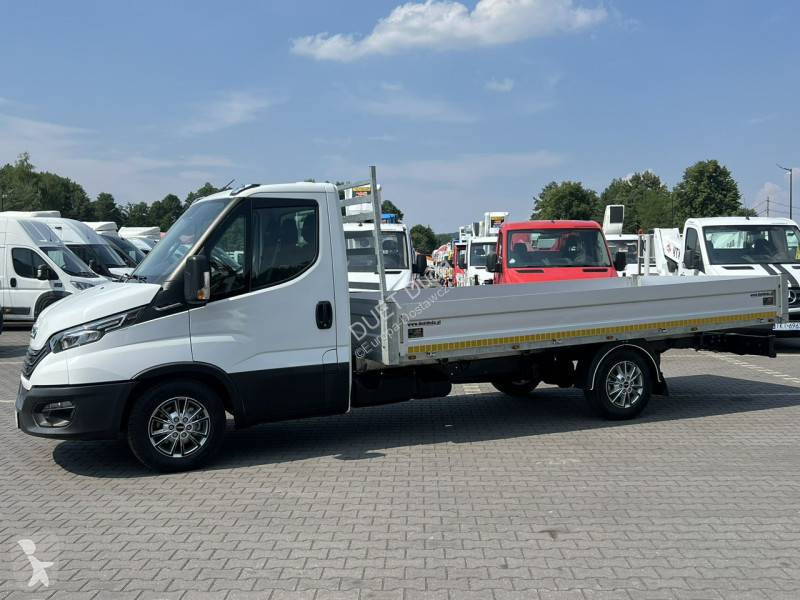 Лекотоварен автомобил Iveco 35S18 H