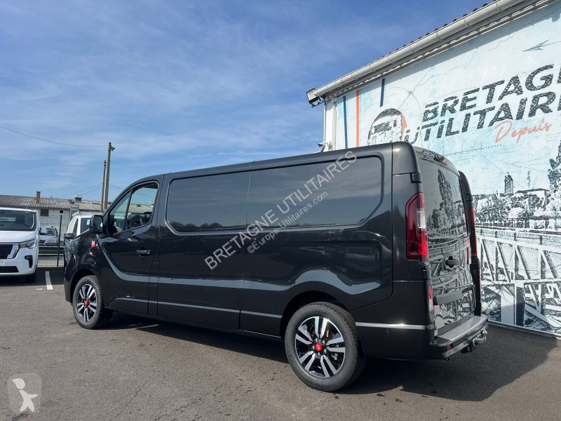 Furgoneta Renault TRAFIC III FG NEUF: NOIR...