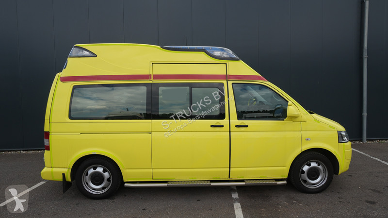 Véhicule utilitaire Volkswagen AMBULANCE MEDIC...