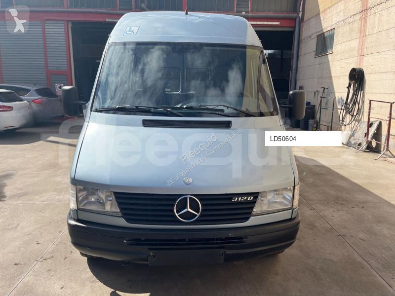 Furgoneta Mercedes