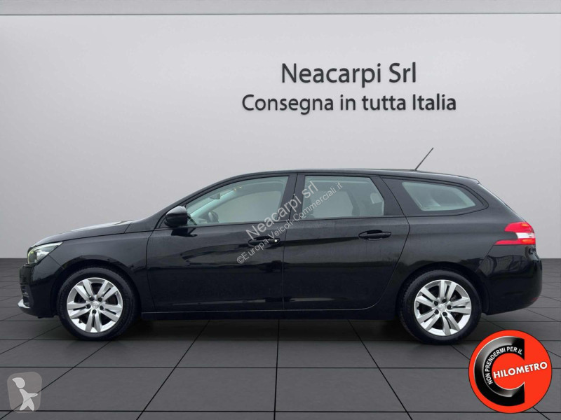 عربة نفعية Peugeot