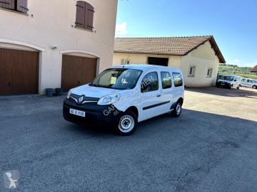 عربة نفعية مقفلة Renault