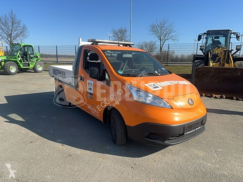 عربة نفعية Nissan e Electric Tipper