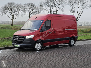Fourgon utilitaire Mercedes