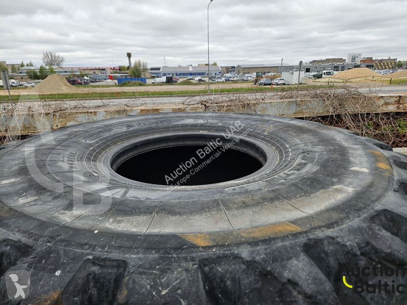 Furgoneta  tires