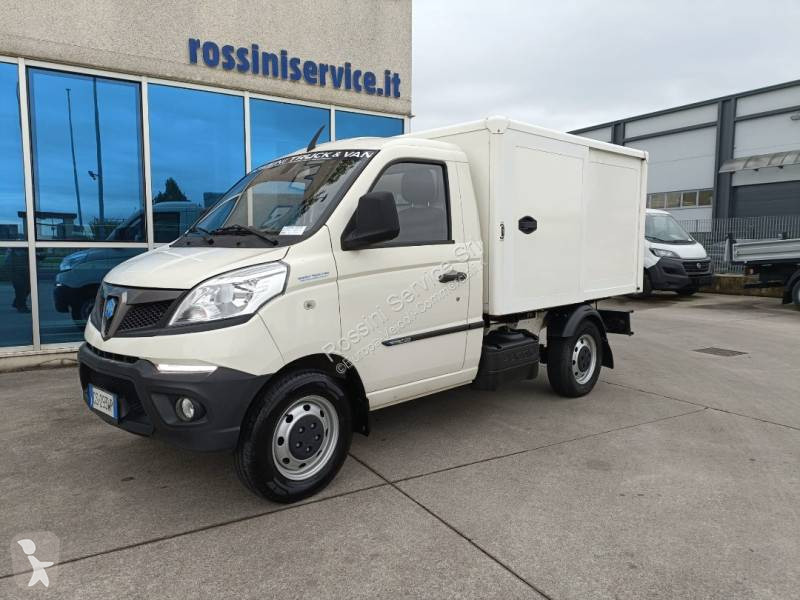 Samochód dostawczy Piaggio