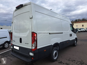 شاحنة طويلة Iveco