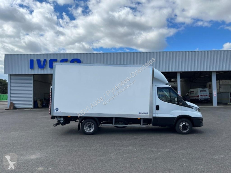 عربة نفعية Iveco 35C16H 3.0 DAILY CAISSE LABBE...