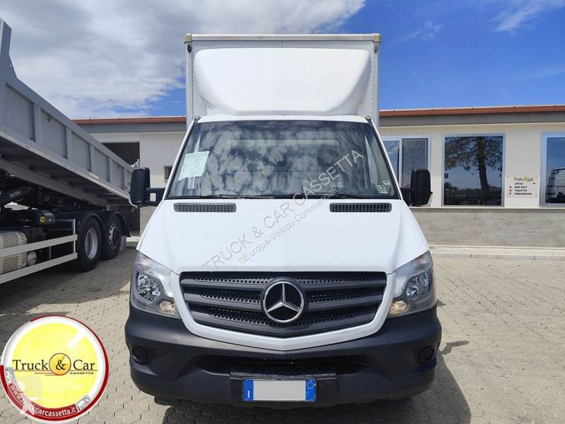 Furgoneta Mercedes