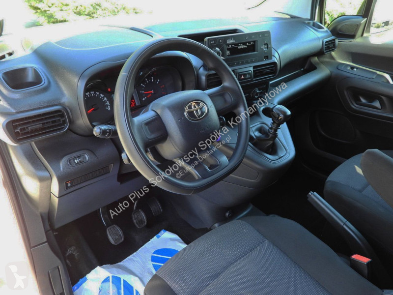 Véhicule utilitaire Toyota CITY