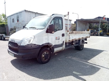 Con volquete Iveco