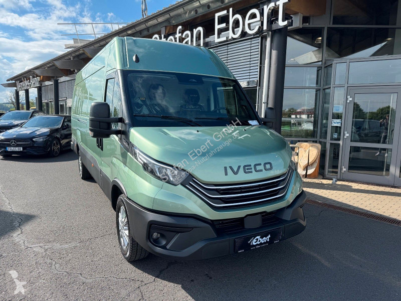 عربة نفعية Iveco 35S18 HA8 3.0L...