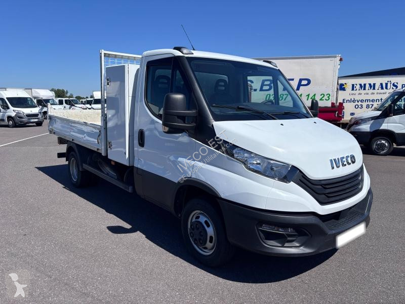 Véhicule utilitaire Iveco moteur 3.0 L - BENNE...