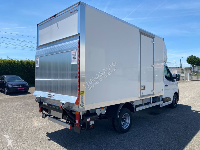 Véhicule utilitaire Renault 170 CV L4 RJ 3T5...
