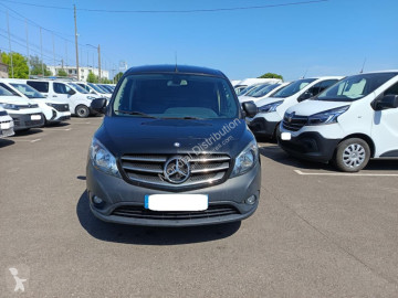 Fourgonnette Mercedes