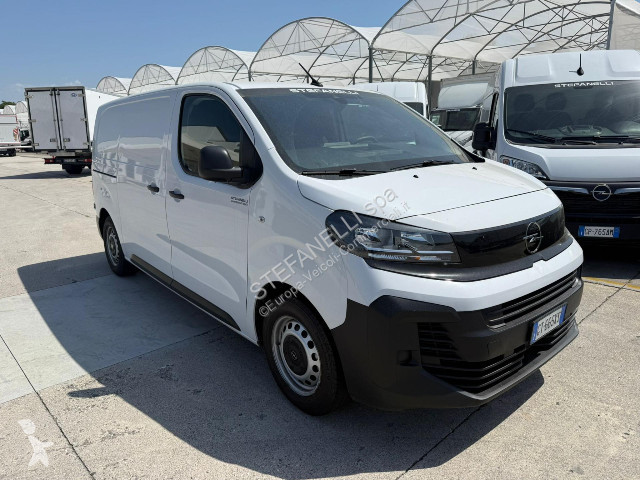 عربة نفعية Opel VIVARO 2.0 145CV L2H1