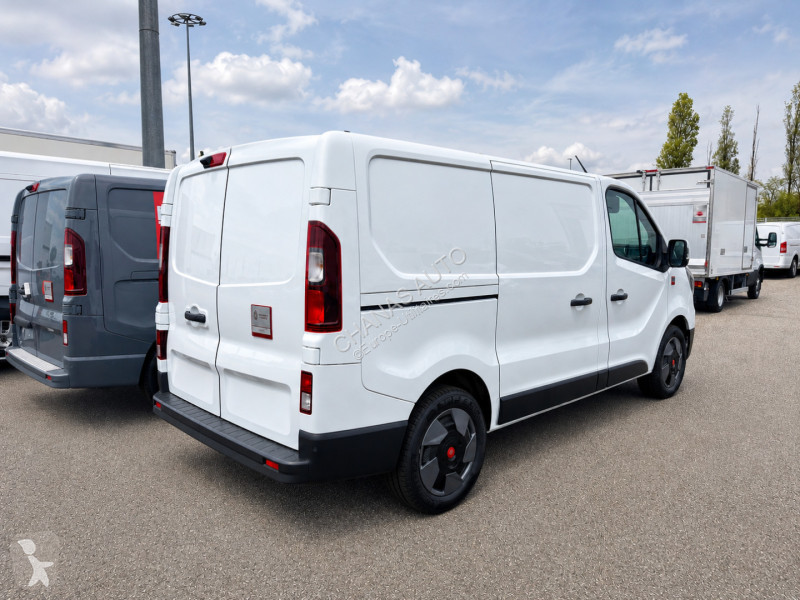 Véhicule utilitaire Renault L1H1 DCI 150 3T RED...