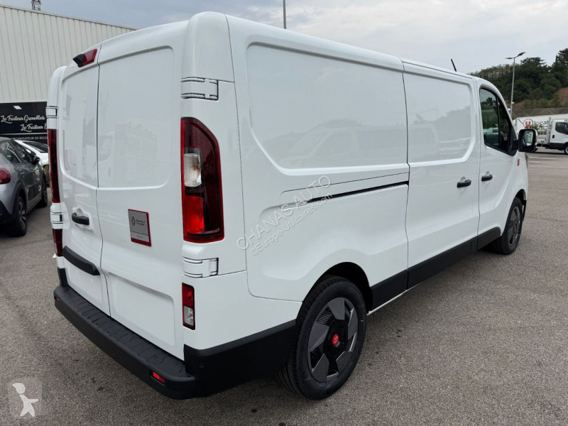 Bedrijfswagen Renault L2H1 3T DCI 150 AUTO RED...