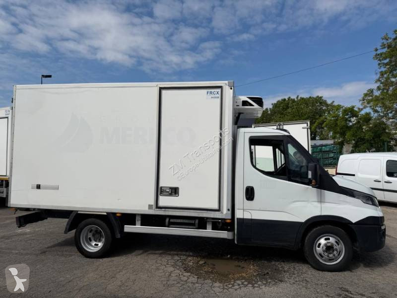 عربة نفعية Iveco