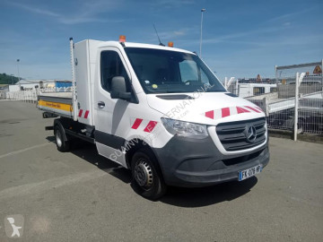 Utilitaire benne Mercedes