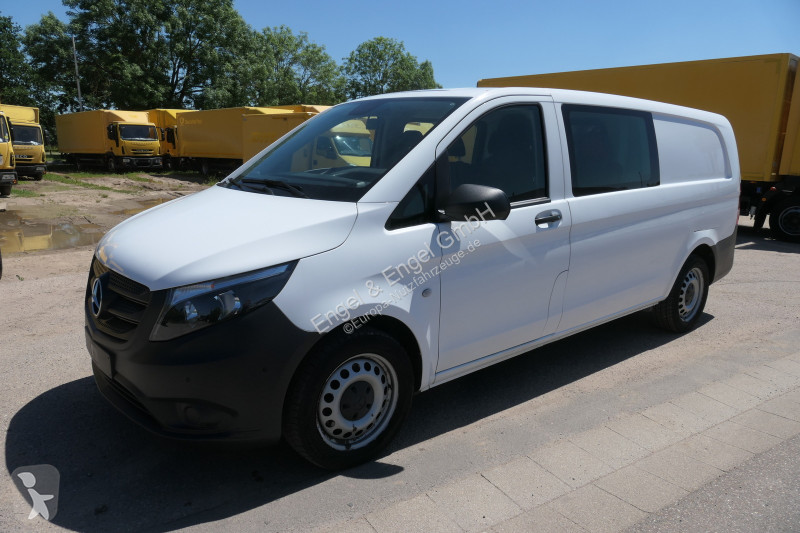Véhicule utilitaire Mercedes Vito 116 CDI Mixto...
