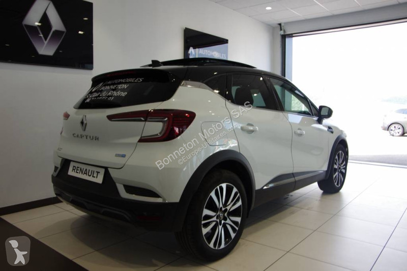 Samochód dostawczy Renault (2) Initiale Paris...