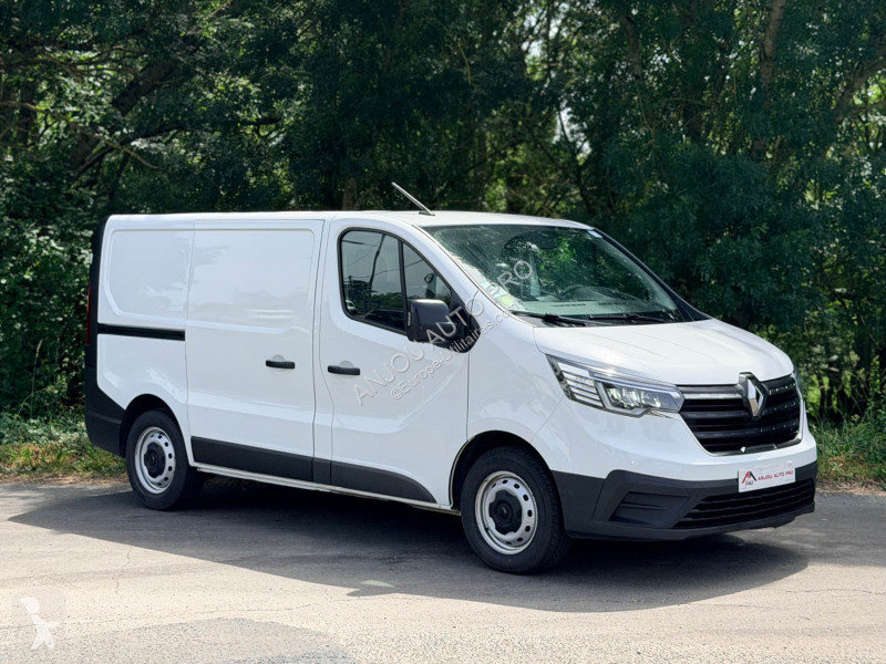 Furgoneta Renault L1H1 2T8 2.0 dCi 110ch Confort