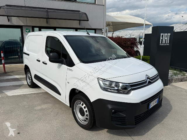 عربة نفعية Citroën BERLINGO M CLUB 130 EAT 8
