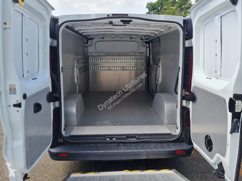 Véhicule utilitaire Renault TRAFIC III FG L2H1...