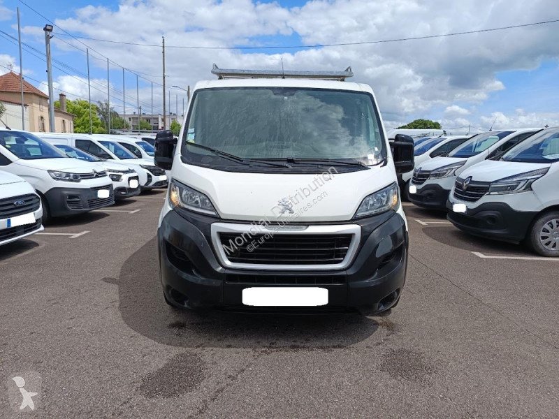 Véhicule utilitaire Peugeot