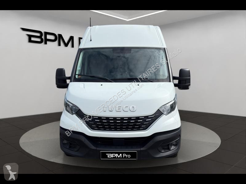 Véhicule utilitaire Iveco 35S Fg 35S16H V16...