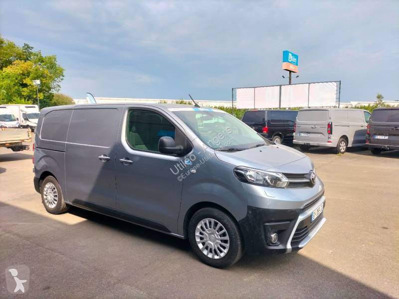 Véhicule utilitaire Toyota