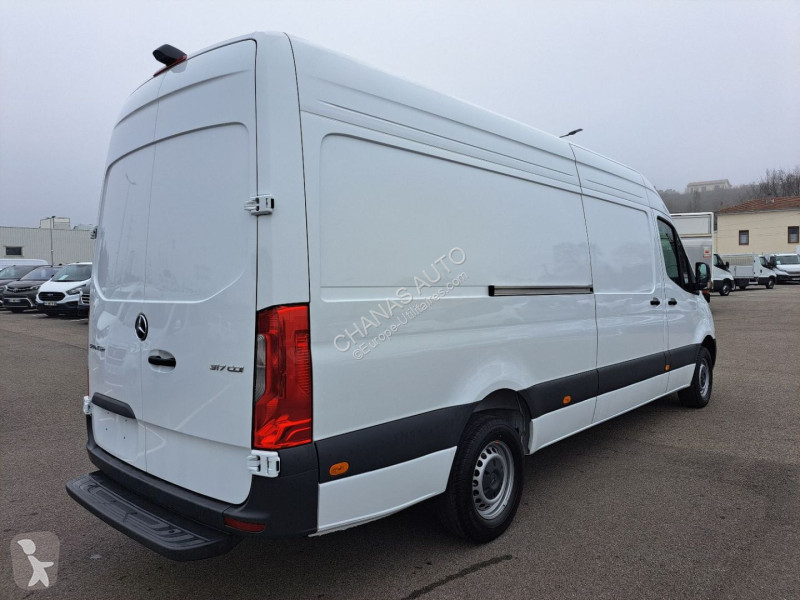 Véhicule utilitaire Mercedes 317 CDI 43 3.5T...